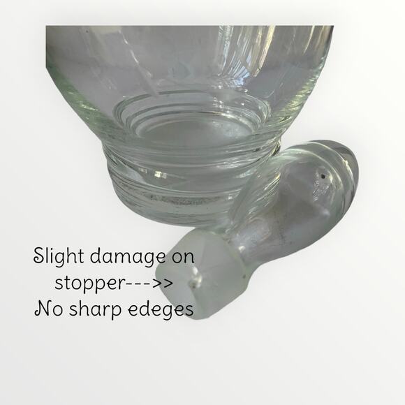 Hand Blown Etched Wine Decanter W/Stopper Made In Romania - Picture 2 of 2